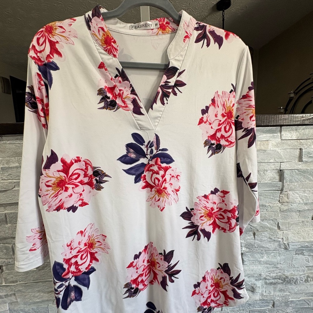 White Floral V-Neck Women's Top
